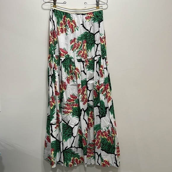 𝅺I’M ISOLA MARRAS Skirt size 8 White Skirt with Floral Print Elastic Waist Rare - Picture 4 of 6
